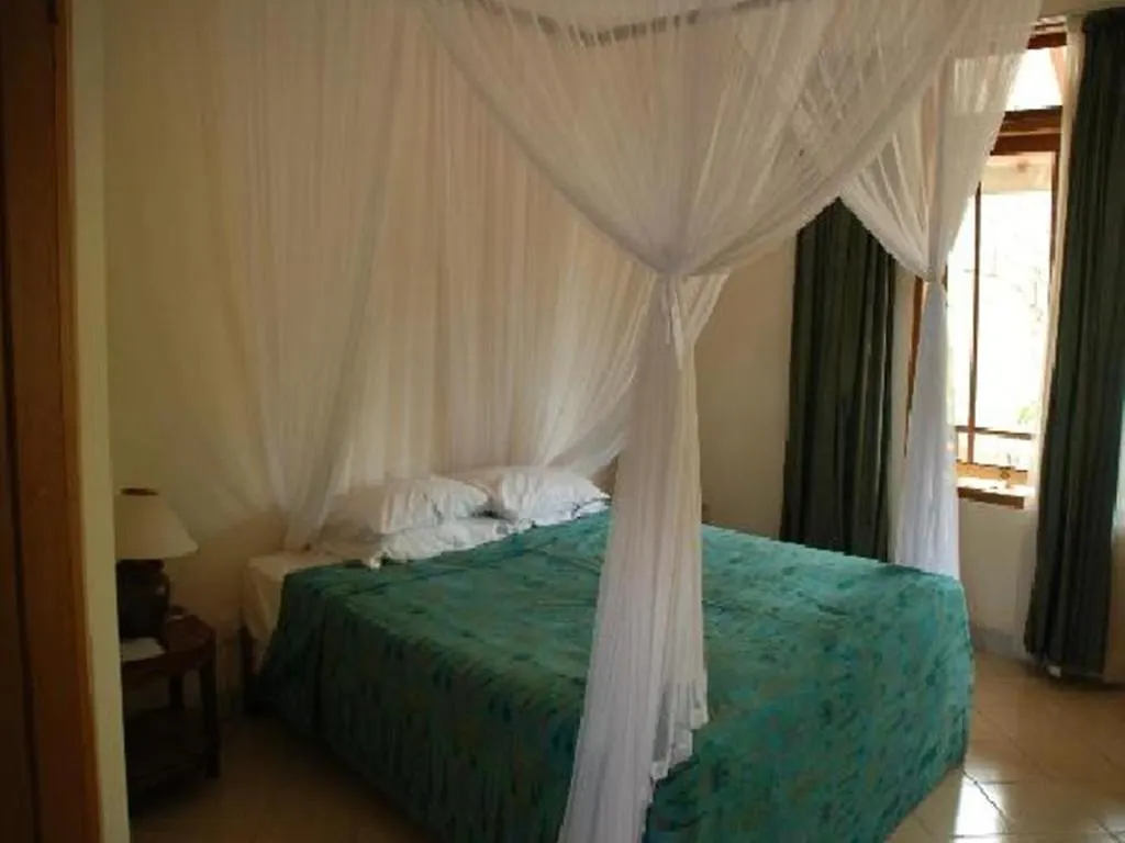 Udayana Kingfisher Eco Lodge Джимбаран 2*,